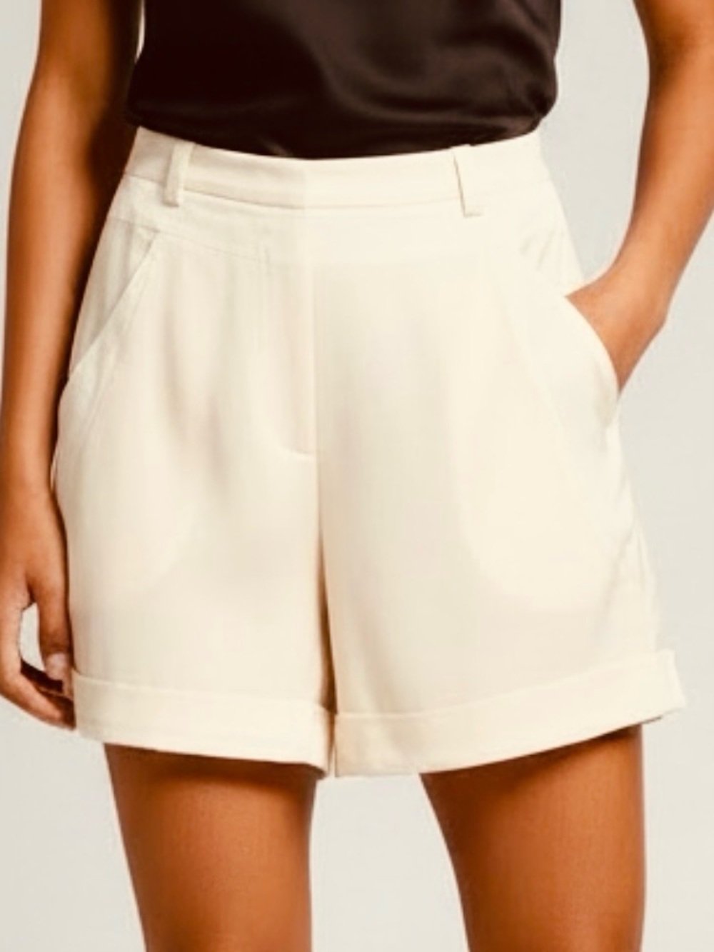 Maje & Vanessa Traina | High rise Off White Silk Dress shorts NWOT size 30